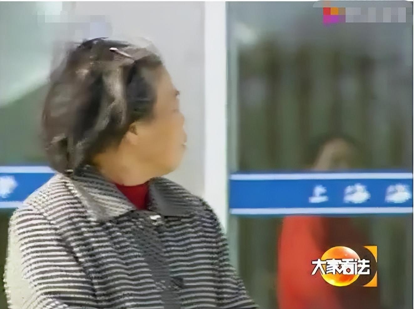 上海研究生帶母上學，卻在宿舍上吊身亡：沒人愿意被臍帶栓一輩子