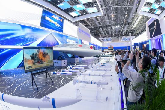 無人機和反無人機裝備亮相中國航展