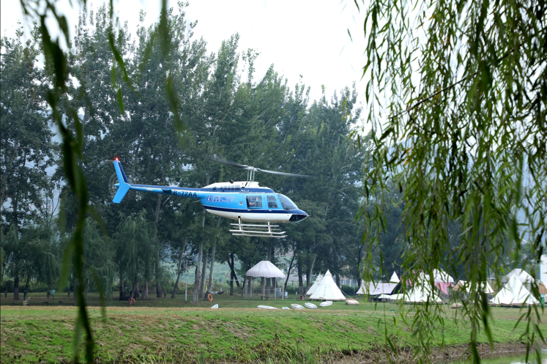 低空飛行體驗(yàn)活動(dòng)在美麗的太行水鎮(zhèn)露營(yíng)基地舉行。付小杰 攝