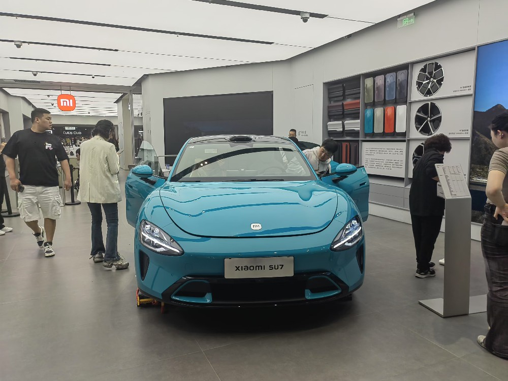 小米汽車(chē)收入沖刺百億 年度交付目標(biāo)刷新至13萬(wàn)