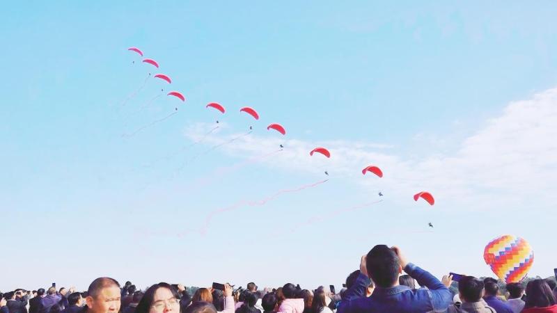 江西吉安：2200米高空“炫技” 助力低空經(jīng)濟(jì)騰飛