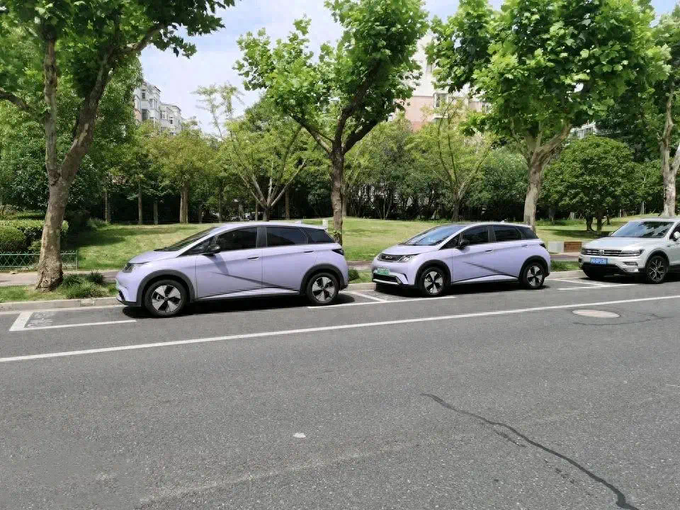 養(yǎng)一輛10萬的純電車與10萬的燃油車，10年的花費(fèi)差距會(huì)有多