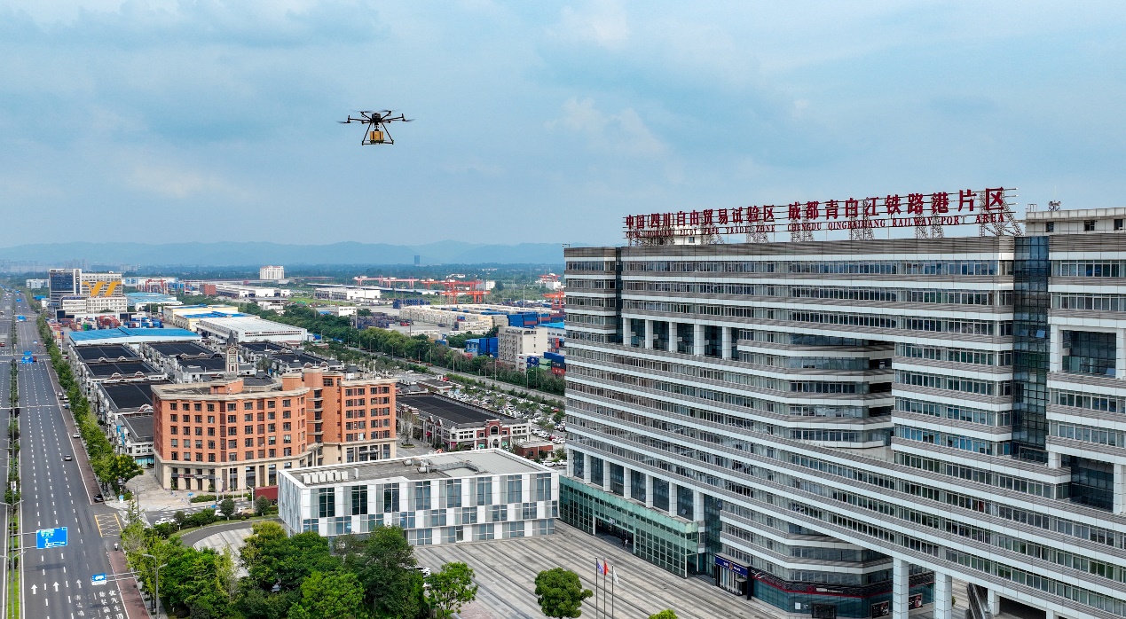 低空2024| 低空經(jīng)濟(jì)多領(lǐng)域展現(xiàn)強(qiáng)勁勢(shì)頭