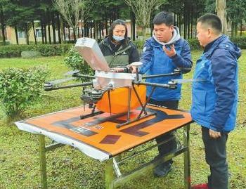 讓“無人”配送火起來 加速搶灘“新賽道”