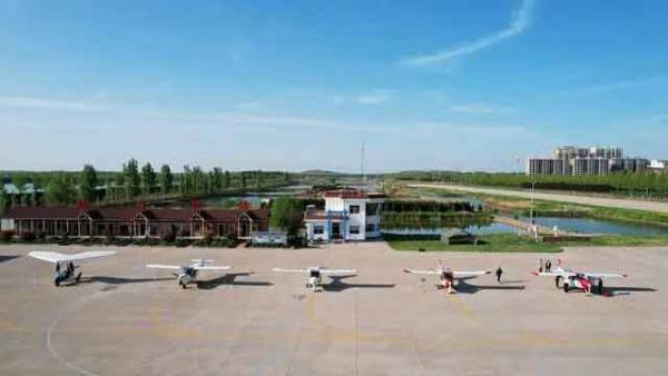 低空經(jīng)濟(jì)報(bào)2024： “低空起飛” 這個(gè)小縣城何以成全國首例