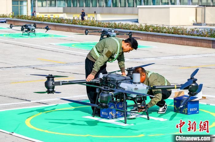 武漢低空飛行航線“上新” 貨物空中直達(dá)市中心