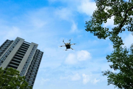 2025低空經(jīng)濟(jì)網(wǎng)： 飛在天上的新質(zhì)生產(chǎn)力——浙江首個(gè)低空經(jīng)濟(jì)智慧社區(qū)落地寧波江