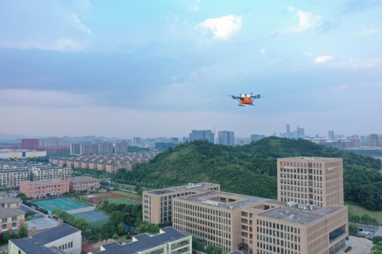 2025低空經(jīng)濟(jì)： 什么是低空經(jīng)濟(jì)？萬億藍(lán)海市場正蓄勢待發(fā)