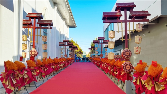 ?北京首家紅樓夢(mèng)主題沉浸式餐秀「宴外宴」盛大開(kāi)園：入夢(mèng)紅樓，不負(fù)初見(jiàn)，引領(lǐng)餐飲文