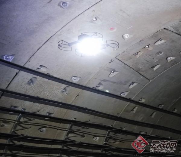 無人機在區(qū)間隧道自主飛行