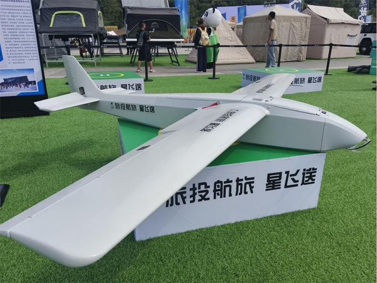 318自駕游全國裝備展銷會(huì)引領(lǐng)低空經(jīng)濟(jì)新風(fēng)尚 多款低空飛行器驚艷亮相